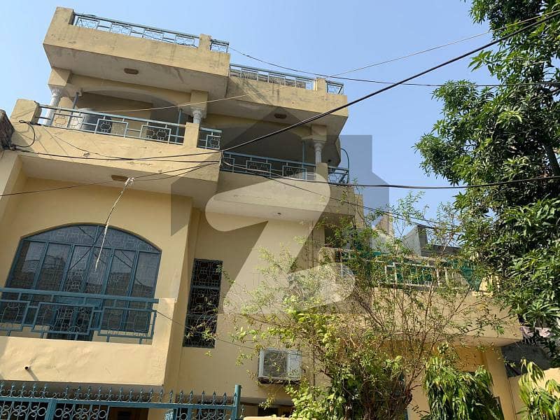 10 Marla Triple Storey Used House Available For Sale In Allama Iqbal Town, Mehran Block