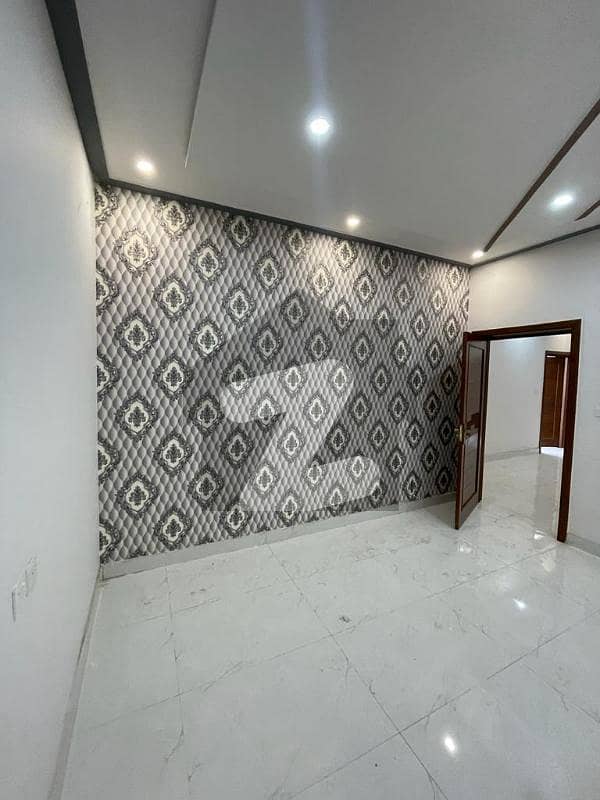 ایڈن آرچرڈ بلاک زیڈ ایڈن آچرڈ فیصل آباد میں 5 کمروں کا 7 مرلہ مکان 2.25 کروڑ میں برائے فروخت۔