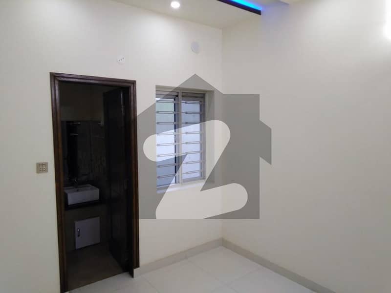 18 Marla House In Central Ghalib Road For rent