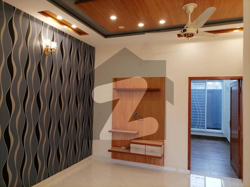 ایڈن بولیوارڈ - بلاک سی ایڈن بولیوارڈ ہاؤسنگ سکیم کالج روڈ لاہور میں 4 کمروں کا 5 مرلہ مکان 1.78 کروڑ میں برائے فروخت۔