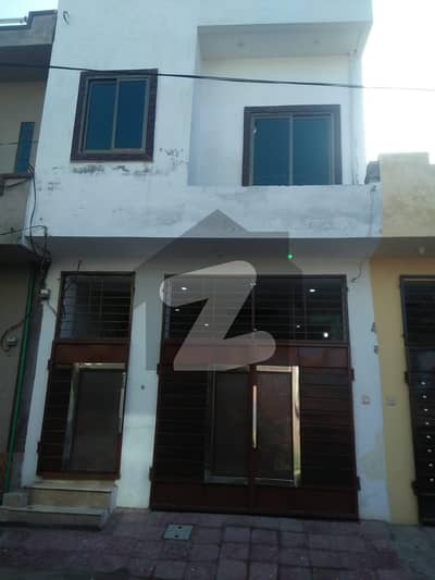 حمزہ ٹاؤن لاہور میں 3 کمروں کا 2 مرلہ مکان 65 لاکھ میں برائے فروخت۔