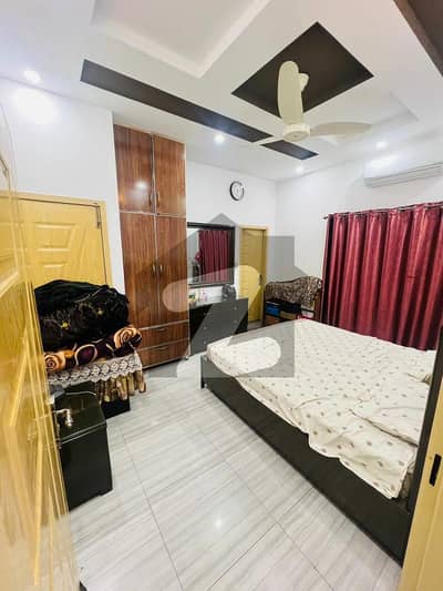 الرحمان گارڈن فیز 4 الرحمان گارڈن لاہور میں 4 کمروں کا 6 مرلہ مکان 1.4 کروڑ میں برائے فروخت۔