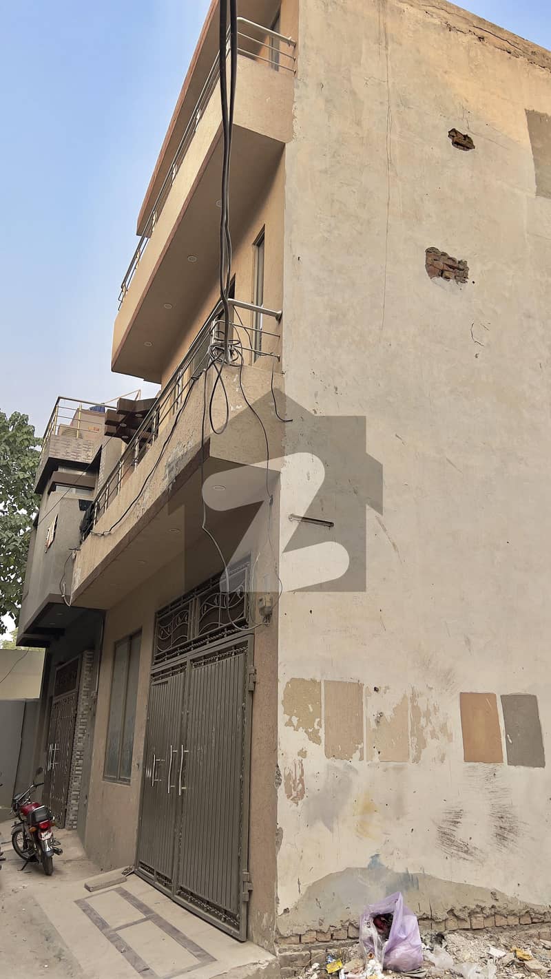 شاہ جمال لاہور میں 3 کمروں کا 4 مرلہ مکان 1.6 کروڑ میں برائے فروخت۔