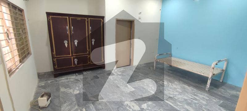 کینال گارڈن - بلاک ایچ کینال گارڈن لاہور میں 2 کمروں کا 9 مرلہ بالائی پورشن 25 ہزار میں کرایہ پر دستیاب ہے۔