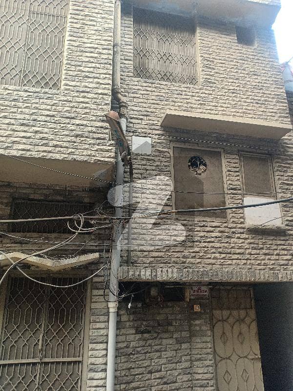 وحدت روڈ لاہور میں 6 کمروں کا 5 مرلہ مکان 1.75 کروڑ میں برائے فروخت۔