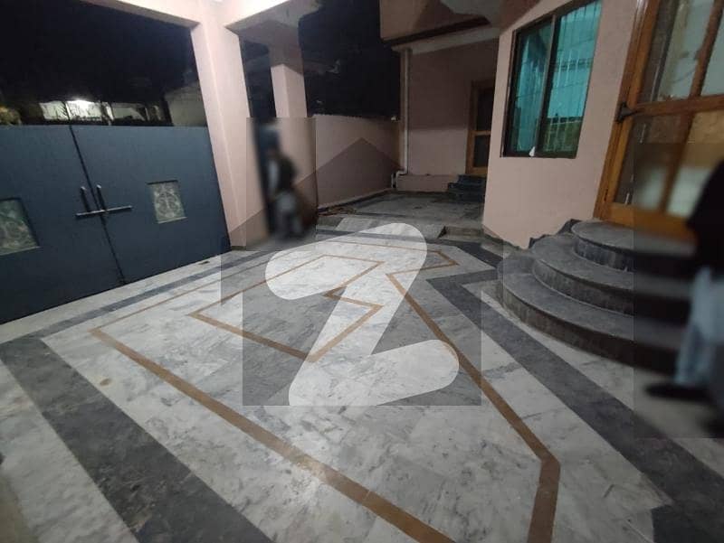 جناح آباد ایبٹ آباد میں 5 کمروں کا 14 مرلہ مکان 65 ہزار میں کرایہ پر دستیاب ہے۔