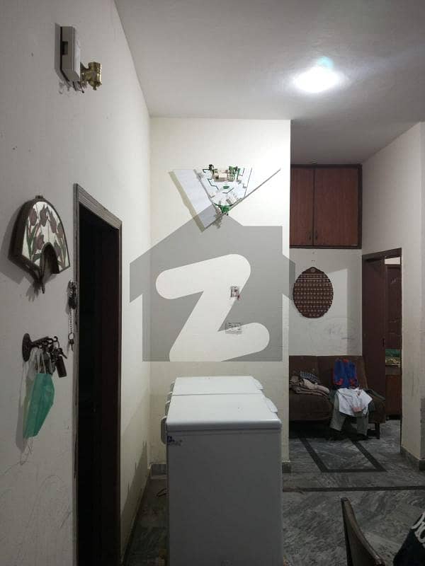 نیسپاک سکیم فیز 3 ڈیفینس روڈ لاہور میں 3 کمروں کا 10 مرلہ مکان 55 ہزار میں کرایہ پر دستیاب ہے۔