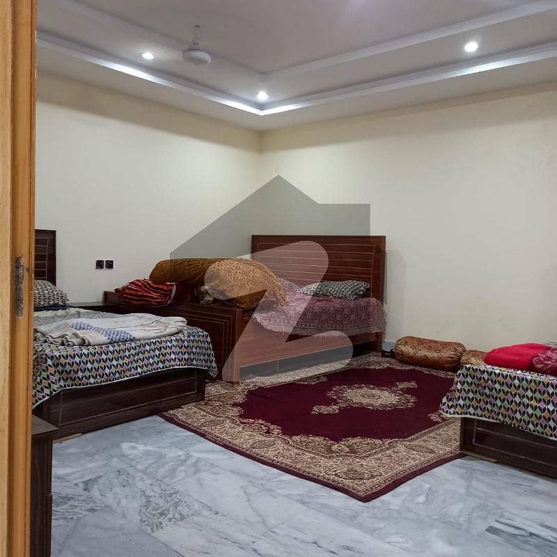 بنی گالہ اسلام آباد میں 1 کمرے کا 5 مرلہ کمرہ 17 ہزار میں کرایہ پر دستیاب ہے۔