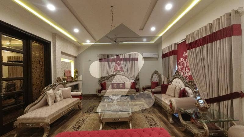 ایچ بی ایف سی ہاؤسنگ سوسائٹی ۔ بلاک اے ایچ بی ایف سی ہاؤسنگ سوسائٹی لاہور میں 7 کمروں کا 2 کنال مکان 13.5 کروڑ میں برائے فروخت۔