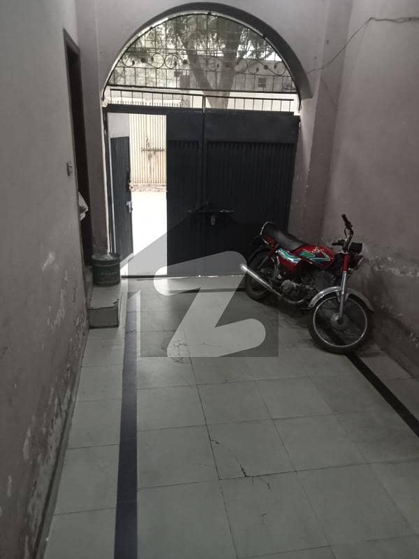 کینال بینک ہاؤسنگ سکیم لاہور میں 5 کمروں کا 5 مرلہ مکان 1.6 کروڑ میں برائے فروخت۔