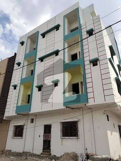 گوہر گرین سٹی کراچی میں 4 کمروں کا 3 مرلہ بالائی پورشن 52 لاکھ میں برائے فروخت۔
