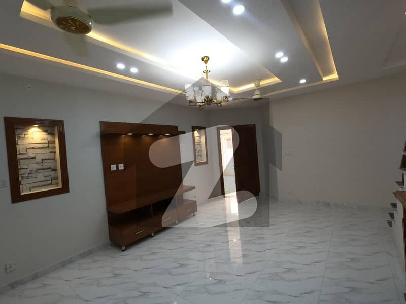 Upper Portion Of 8 Marla Is Available For rent In Bahria Town Phase 8 - Khalid Block