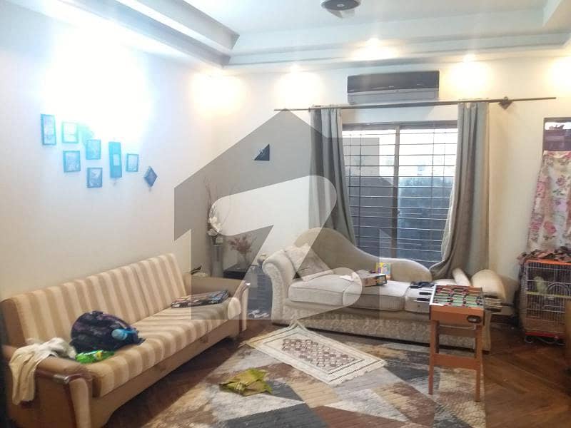 بحریہ انٹلیکچول ویلج بحریہ ٹاؤن راولپنڈی راولپنڈی میں 5 کمروں کا 12 مرلہ مکان 4.45 کروڑ میں برائے فروخت۔