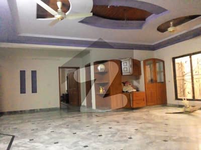 این ایف سی 1 لاہور میں 6 کمروں کا 1 کنال مکان 1.3 لاکھ میں کرایہ پر دستیاب ہے۔