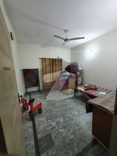 کچا جیل روڈ لاہور میں 4 کمروں کا 3 مرلہ مکان 72 لاکھ میں برائے فروخت۔