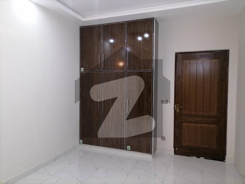 ایڈن بولیوارڈ - بلاک اے ایڈن بولیوارڈ ہاؤسنگ سکیم کالج روڈ لاہور میں 5 کمروں کا 5 مرلہ مکان 1.8 کروڑ میں برائے فروخت۔