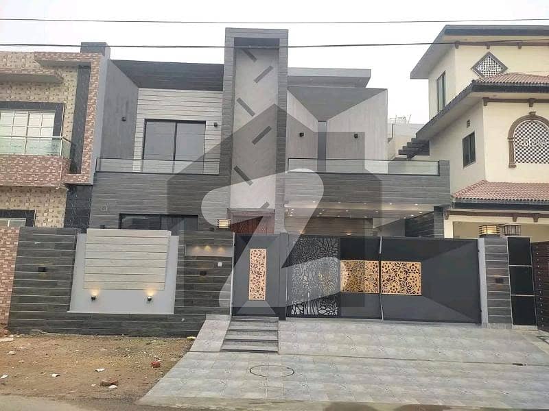 Central park 10 Marla corner luxury house available for sale prime location near too park and masjid vip location. .
