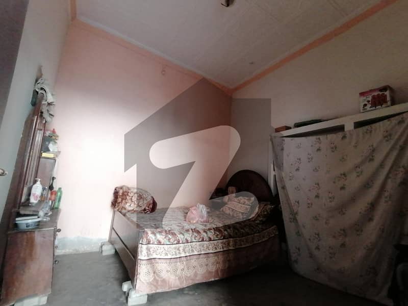 اولڈ شجاع آباد روڈ ملتان میں 3 کمروں کا 5 مرلہ مکان 75 لاکھ میں برائے فروخت۔