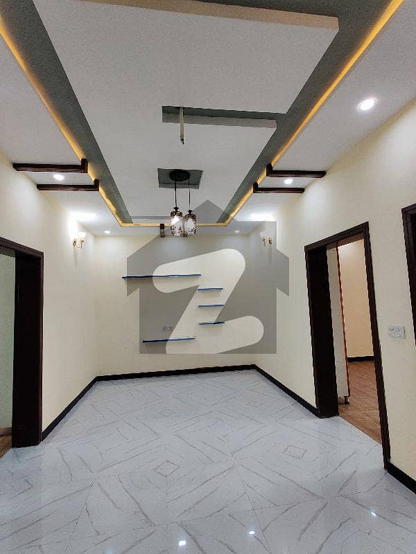 نشیمنِ اقبال فیز 2 نشیمنِ اقبال لاہور میں 5 کمروں کا 5 مرلہ مکان 1.65 کروڑ میں برائے فروخت۔