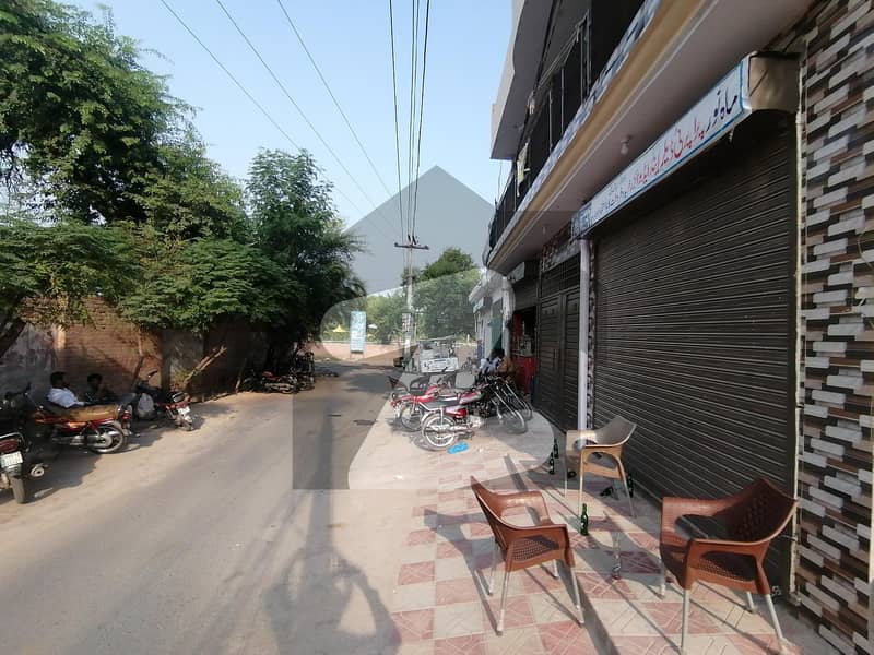 Buy A Centrally Located 7 Marla Building In Gulshan Market