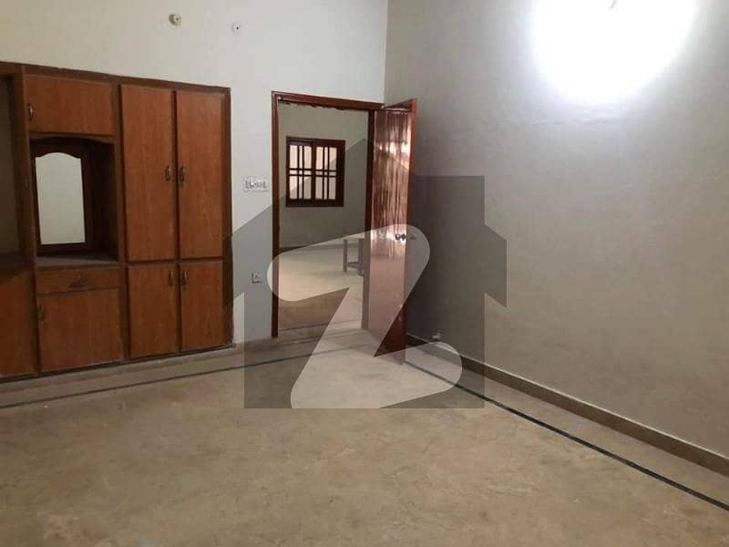 2 bed drawing dining for rent  in vip condition in gulshan e rafi