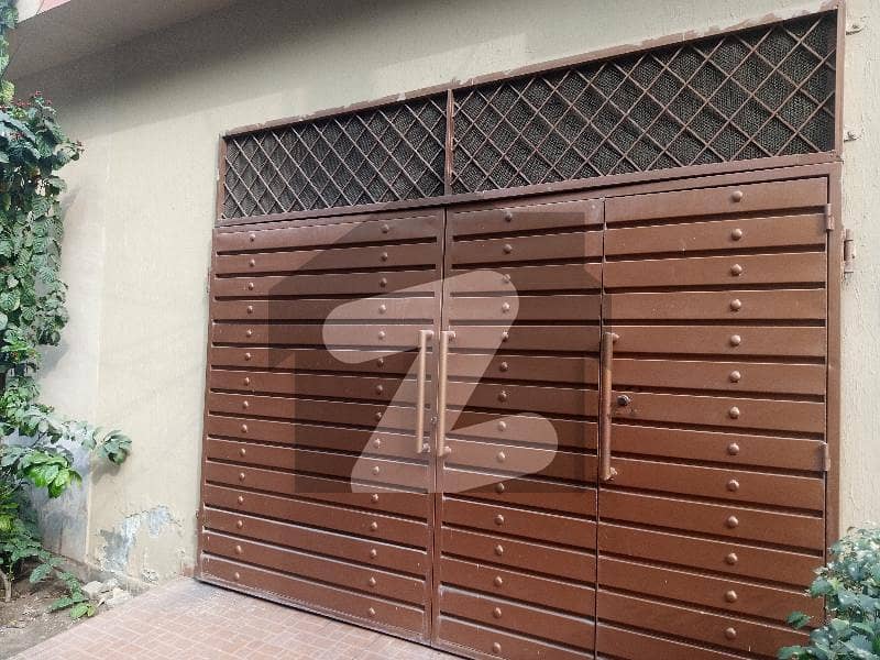5 Marla Triple Storey House Available For Urgent Sale