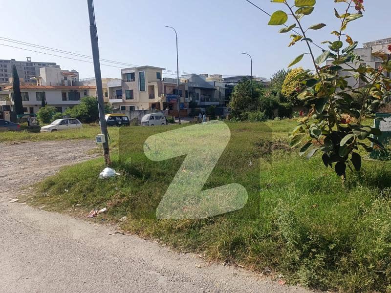 8.5 Marla Corner Heighted Plot For Sale In Paris City H-13 Islamabad