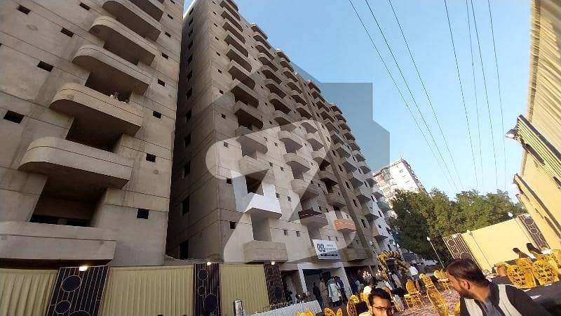 وقار ٹوِن ٹاور سعدی روڈ کراچی میں 2 کمروں کا 5 مرلہ فلیٹ 70 لاکھ میں برائے فروخت۔