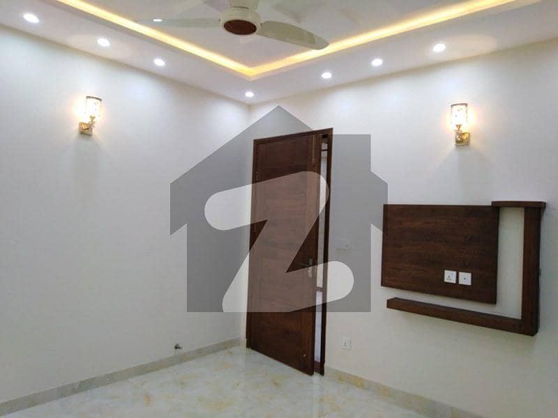 پیراگون سٹی - امپیریل1 بلاک پیراگون سٹی لاہور میں 4 کمروں کا 10 مرلہ مکان 3 کروڑ میں برائے فروخت۔