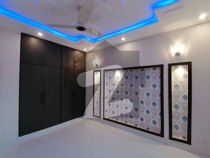Upper Portion Sized 5 Marla Is Available For rent In Nawab Town - Block D