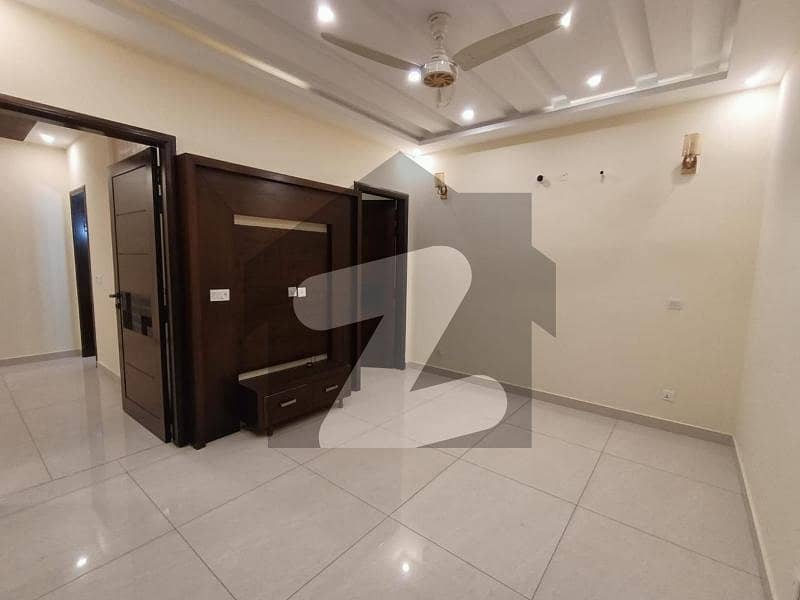 Dha Phase 6 10 Marla Upper Portion For Rent