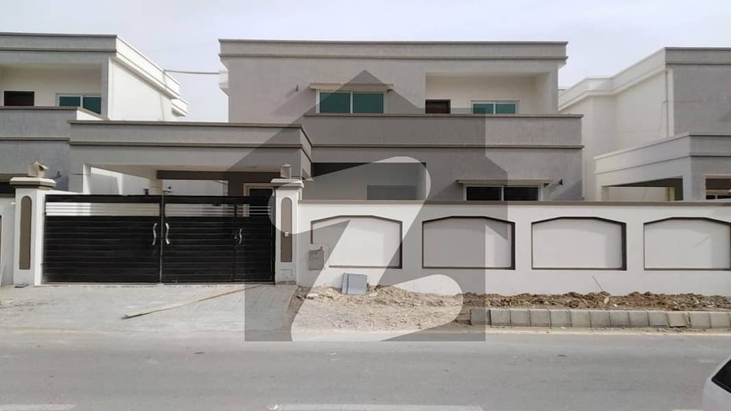 فالکن کمپلیکس نیوملیر ملیر کراچی میں 5 کمروں کا 1 کنال مکان 8.5 کروڑ میں برائے فروخت۔