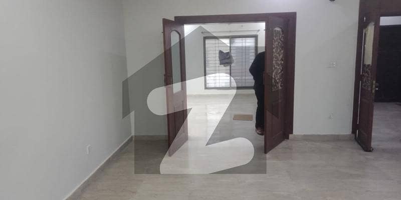 10 Marla Lock Option For Rent Bahria Sector C
