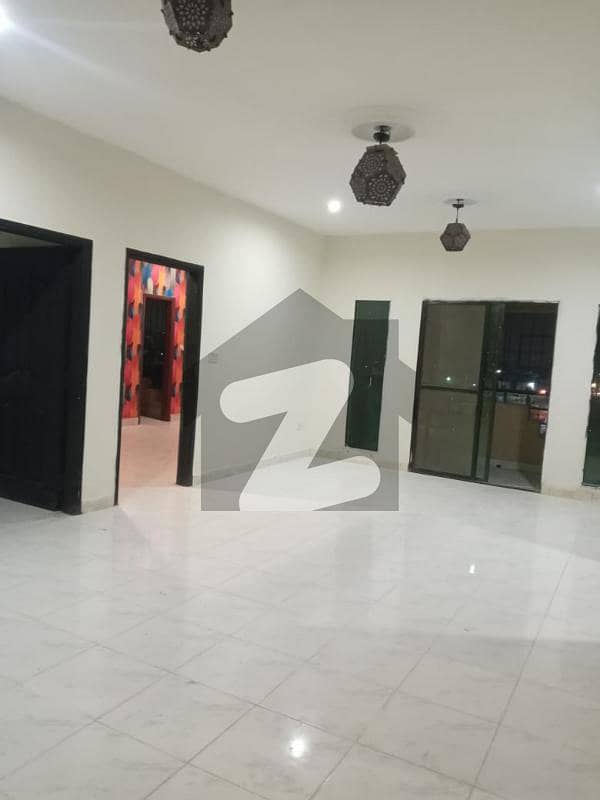 Apartment Is Available For Rent DHA Phase 7 3 Bedroom 1800 Sq. ft