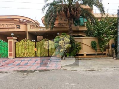 10 Marla House for sale in punjab society.