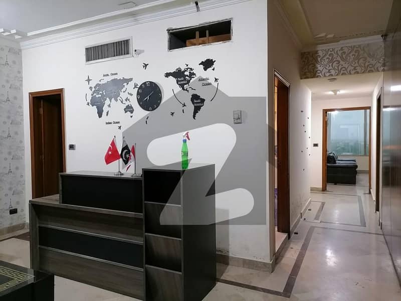 Office Sized 2000 Square Feet In Gulberg 3