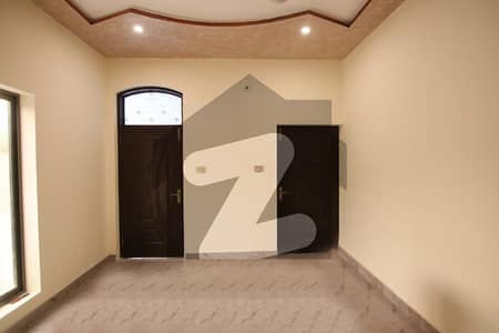 خیابان کالونی 3 فیصل آباد میں 6 کمروں کا 10 مرلہ مکان 80 ہزار میں کرایہ پر دستیاب ہے۔