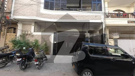 Ready To sale A Prime Location Upper Portion 400 Square Yards In Gulshan-e-Iqbal - Block 13 A Karachi