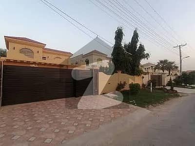 1 Kanal House Available For Rent