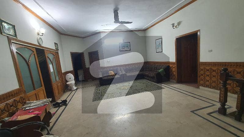 حیات آباد فیز 4 - این3 حیات آباد فیز 4 حیات آباد پشاور میں 9 کمروں کا 1 کنال مکان 9 کروڑ میں برائے فروخت۔