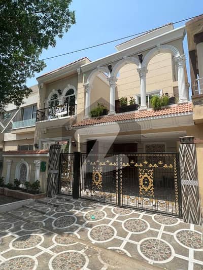 10 Marla New House For Sale In Bahria Town Lahore