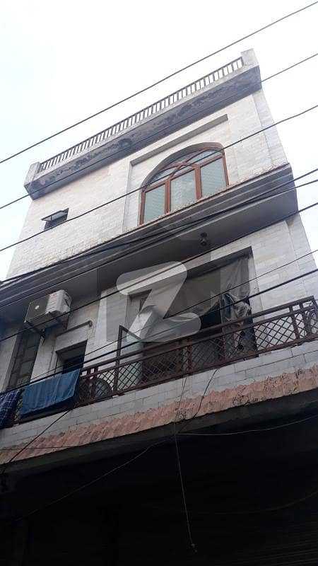 چہ سلطان راولپنڈی میں 4 کمروں کا 4 مرلہ مکان 2.1 کروڑ میں برائے فروخت۔