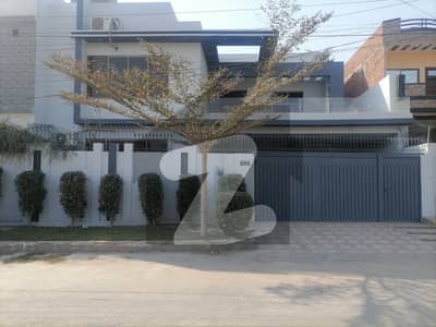 Facing Park 13 Marla House In Model Town - Block B Is Available For sale
