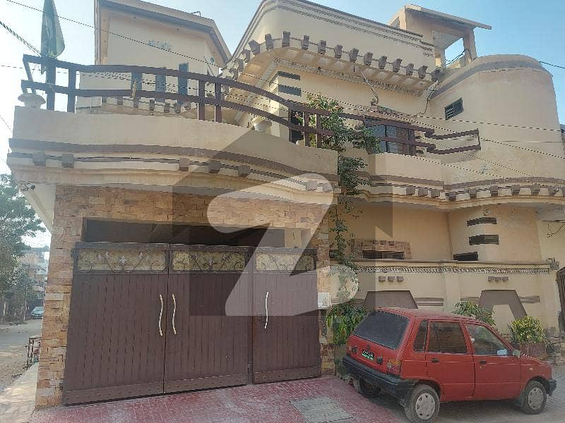 گلشنِ اقبال رحیم یار خان میں 6 کمروں کا 7 مرلہ مکان 1.5 کروڑ میں برائے فروخت۔