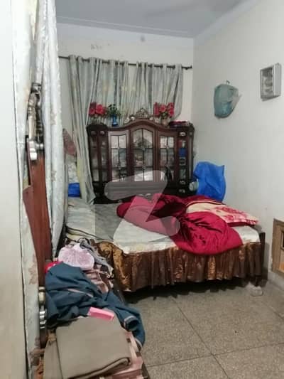 اعوان ٹاؤن ۔ مدینہ بلاک اعوان ٹاؤن لاہور میں 2 کمروں کا 10 مرلہ مکان 1.52 کروڑ میں برائے فروخت۔