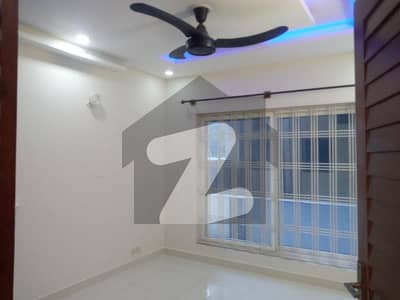 4 bed Apartment for Rent in E-11/4 Umair Residencia Islamabad