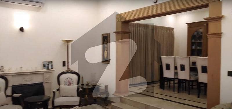 ایف ۔ 11 اسلام آباد میں 6 کمروں کا 1 کنال مکان 14.65 کروڑ میں برائے فروخت۔