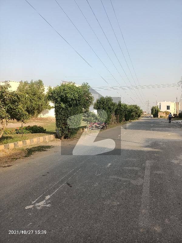 5 Marla Ideal Plot For Sale In Eden Executive Extension Block, East Canal Road, Chak-208, Faisalabad
