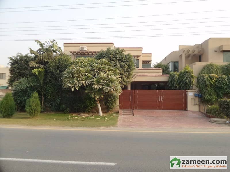 House Is Available For Sale In DHA Phase 4 - Block FF