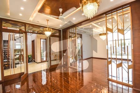Luxurious 1 Kanal House For Rent